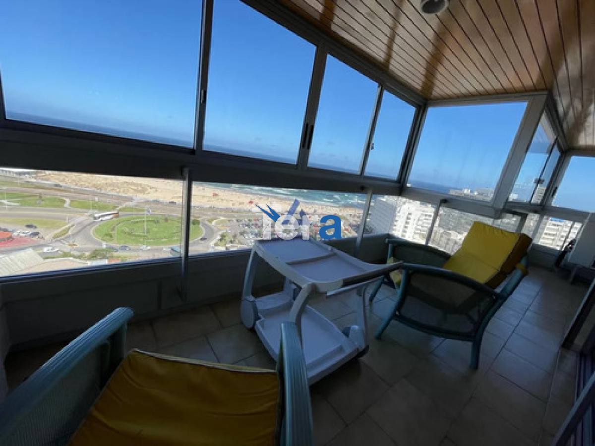 Apartamento ID.21011 - 3 Dormitorios Primera Línea Mansa 