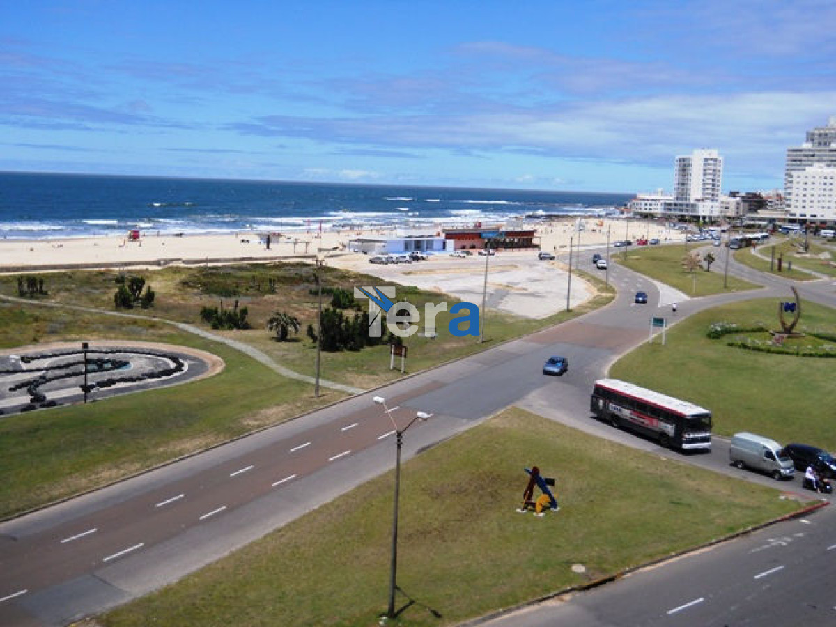 Apartamento ID.20979 - APTO EN ALQUILER 2 DORM EN BEVERLY HILLS 