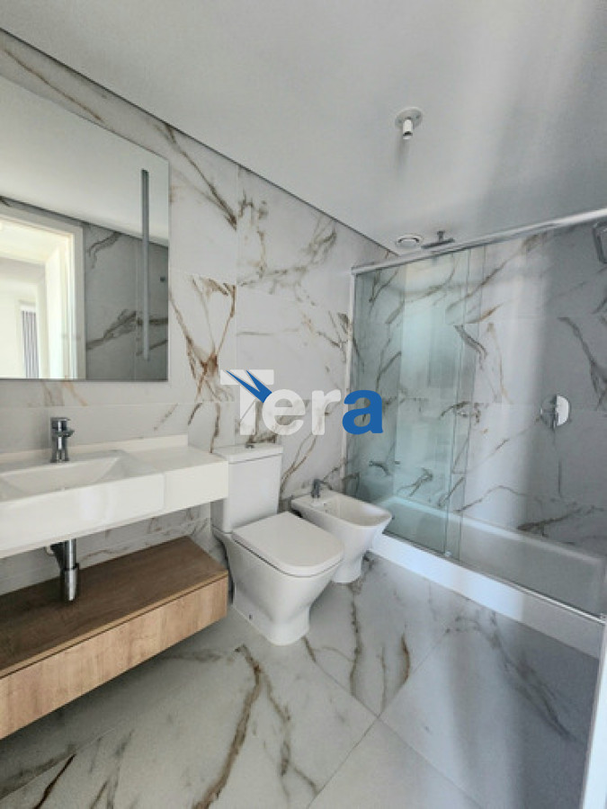 Apartamento ID.21351 - Venta De Espectacular Planta Piso 14 De 2dormitorios 