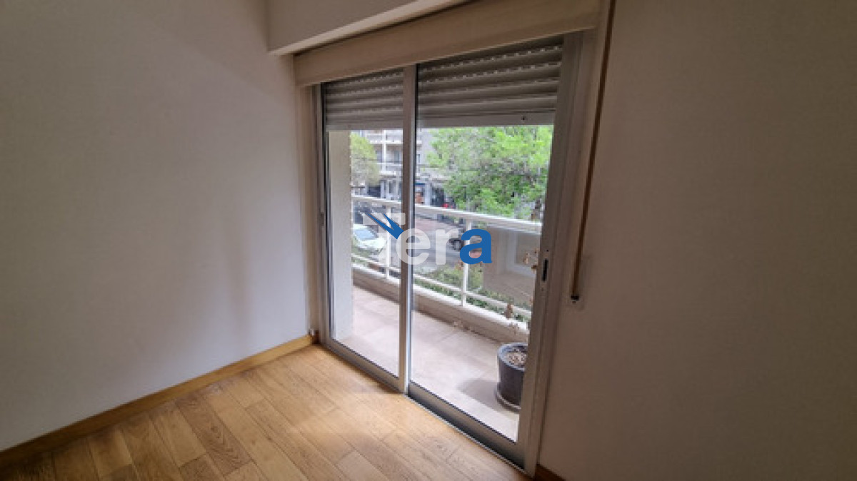 Apartamento ID.21083 - Apartamento En Venta De 2 Dorm. 2 Baños Con Cochera En Pocitos