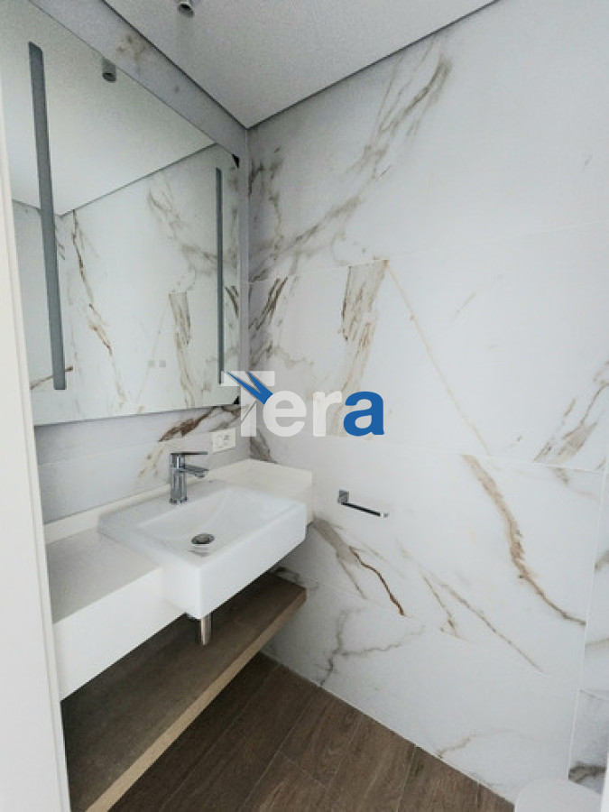 Apartamento ID.21351 - Venta De Espectacular Planta Piso 14 De 2dormitorios 