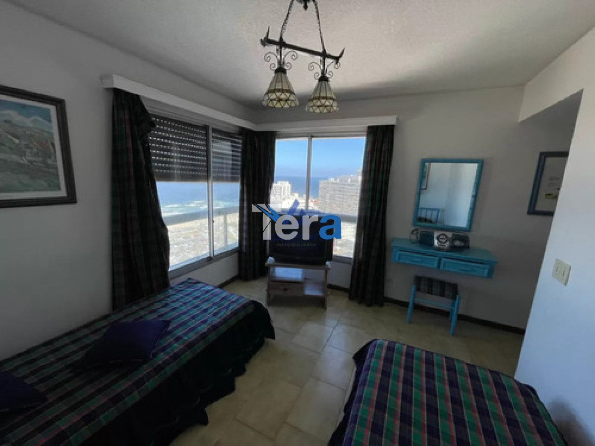 Apartamento ID.21011 - 3 Dormitorios Primera Línea Mansa 