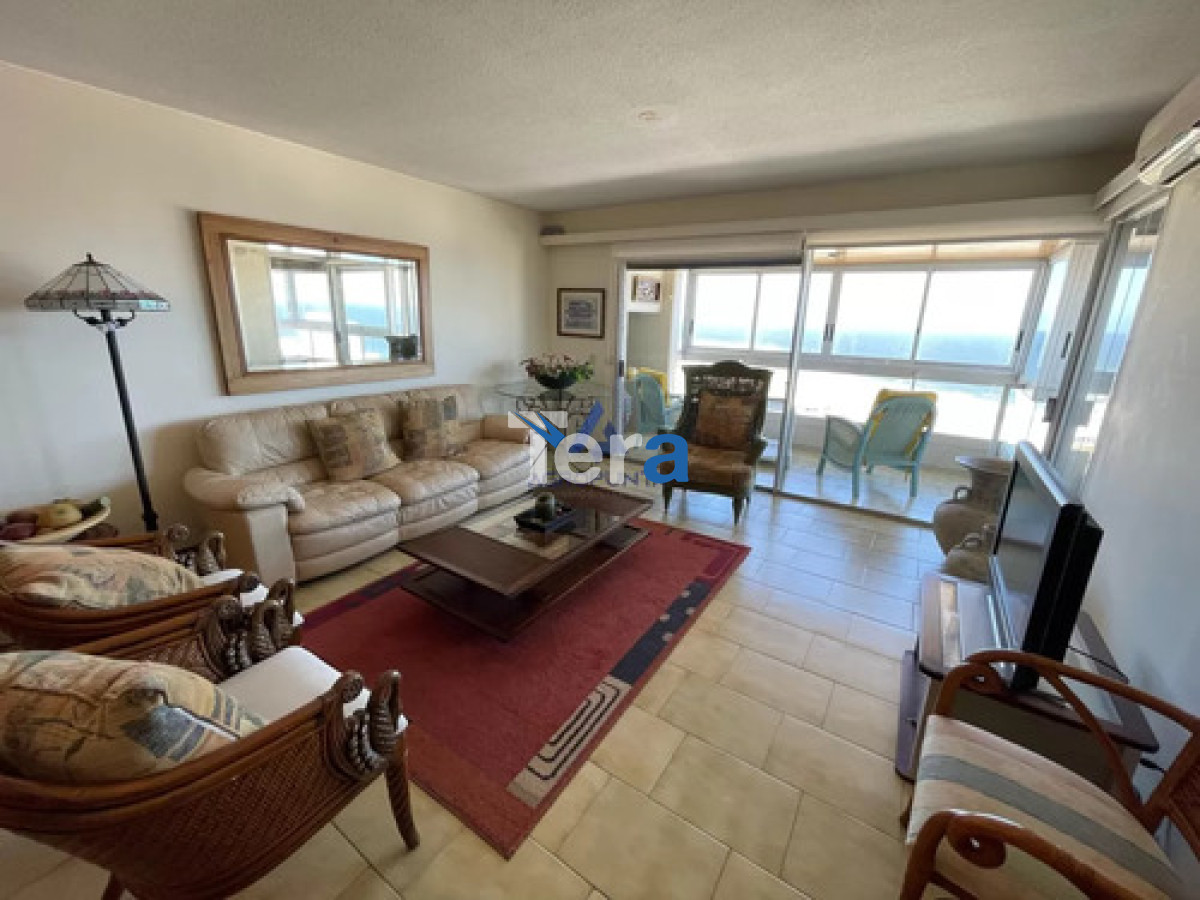 Apartamento ID.21011 - 3 Dormitorios Primera Línea Mansa 