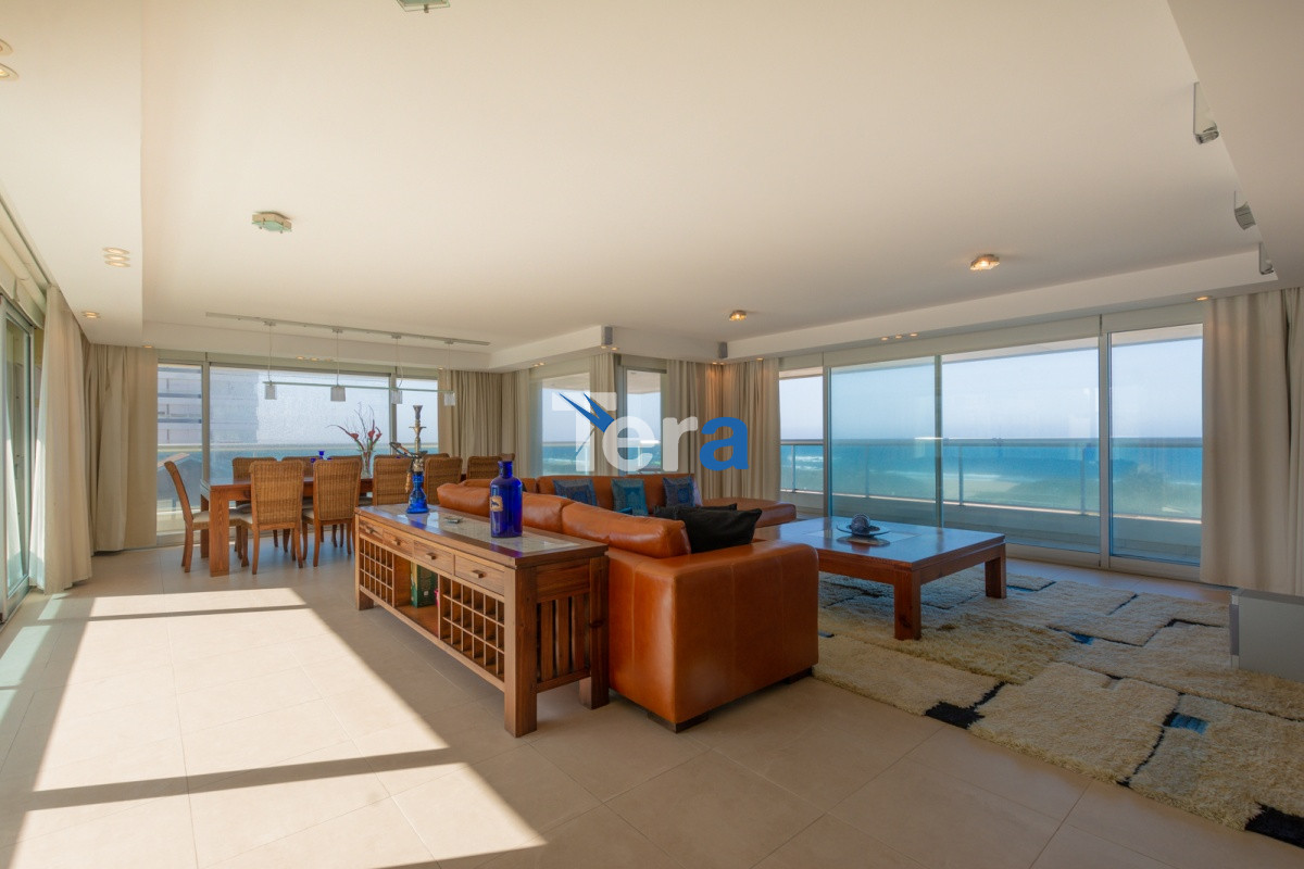Apartamento ID.20200 -  Tu Refugio Frente al Mar en Punta del Este