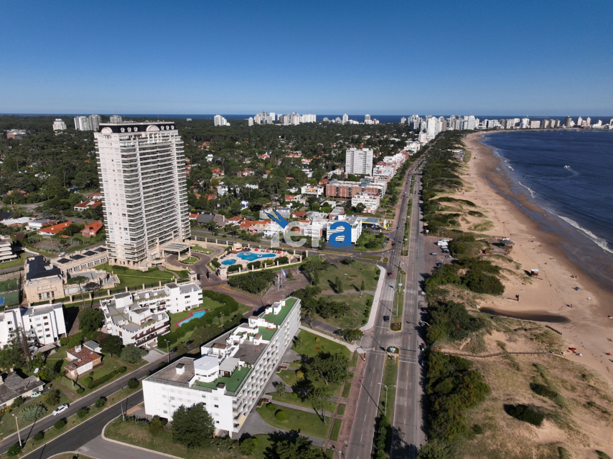 Apartamento ID.20946 - APTO EN VENTO EN PUNTA DEL ESTE 3 DORM. 2 BAÑOS 