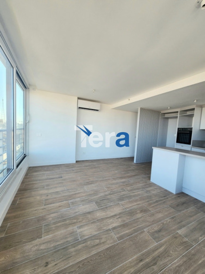 Apartamento ID.21351 - Venta De Espectacular Planta Piso 14 De 2dormitorios 