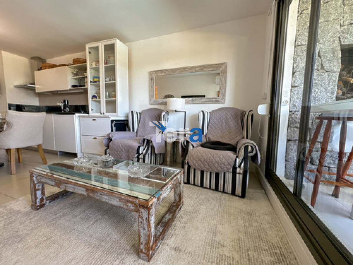 Apartamento ID.21163 - Venta Apartamento 1 Dormitorio Y Medio Punta Este Aidy Gril