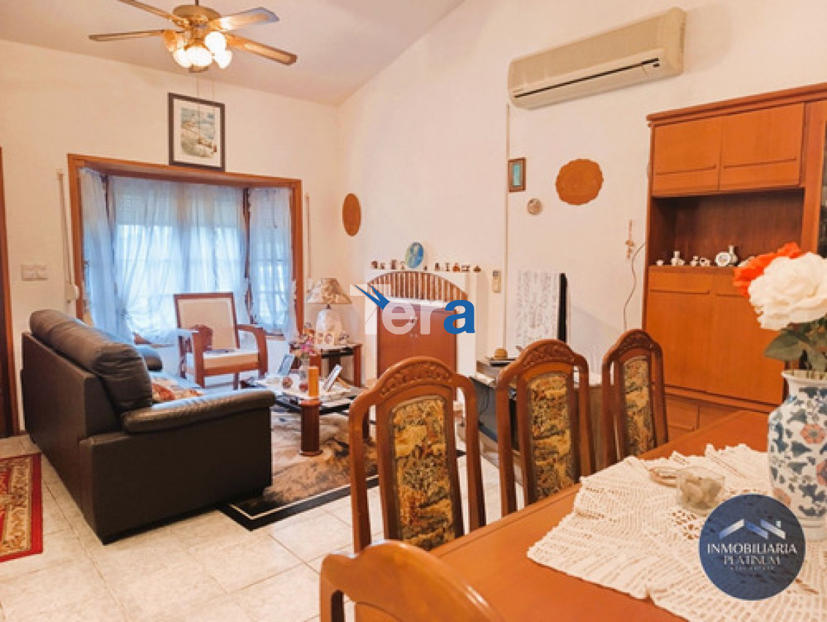 Casa ID.21444 - Dos Casas En Venta 5 Dormitorios Y 3 Baños C/ Cochera En Solymar