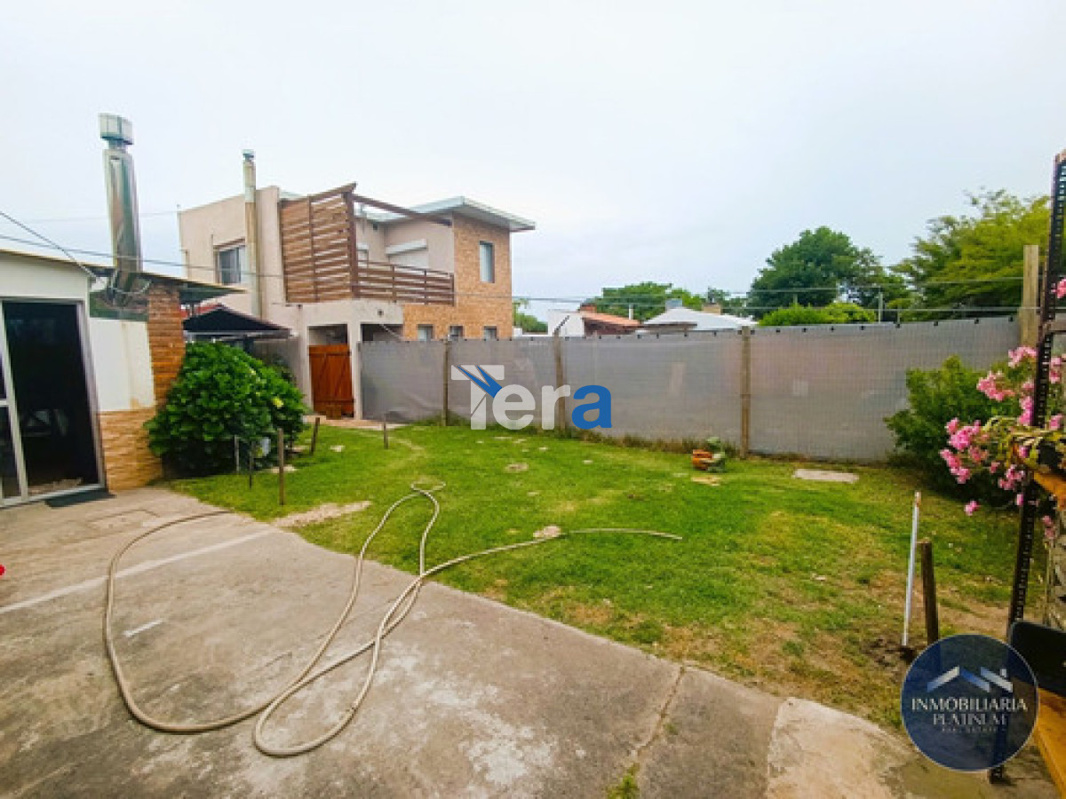 Casa ID.21444 - Dos Casas En Venta 5 Dormitorios Y 3 Baños C/ Cochera En Solymar