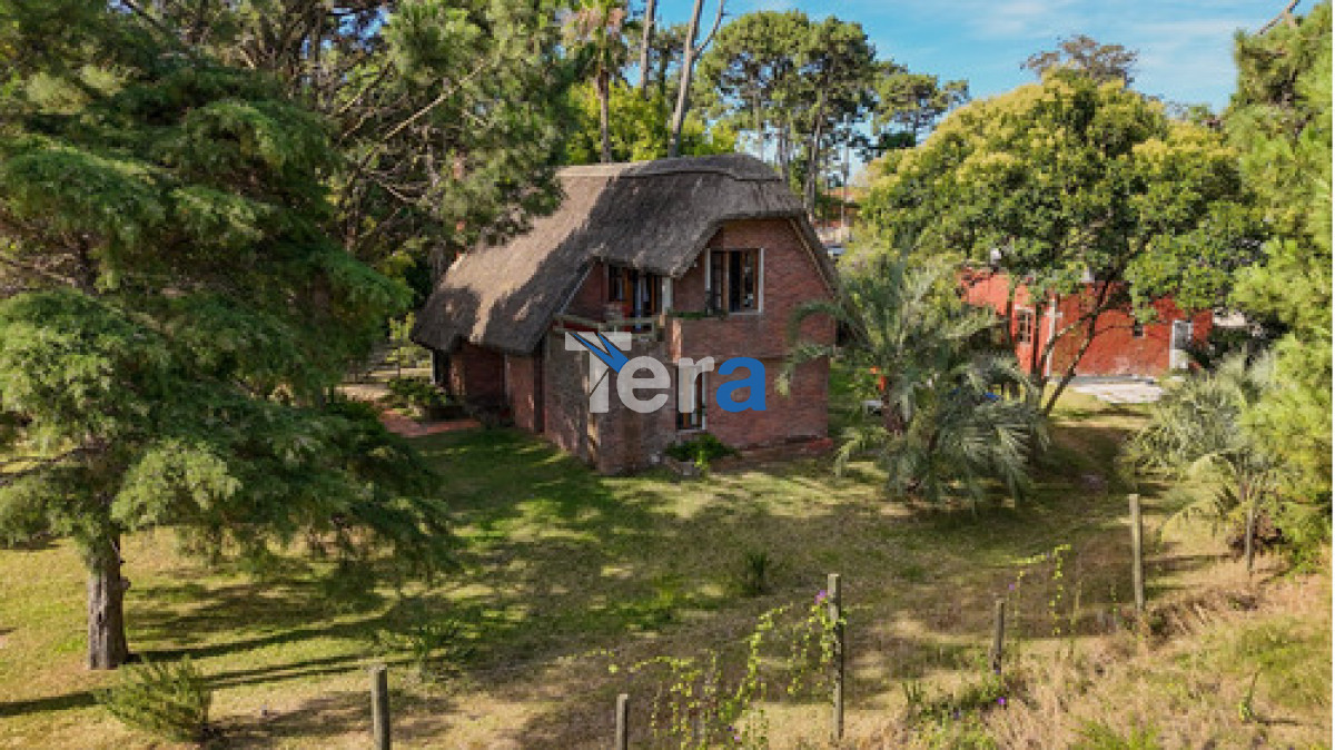 Casa ID.21175 - Venta Casa 3 Dormitorios En Altos Del Pinar Maldonado