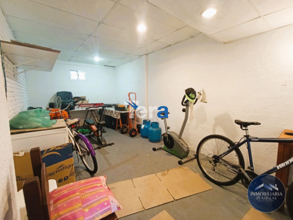 Casa ID.21444 - Dos Casas En Venta 5 Dormitorios Y 3 Baños C/ Cochera En Solymar