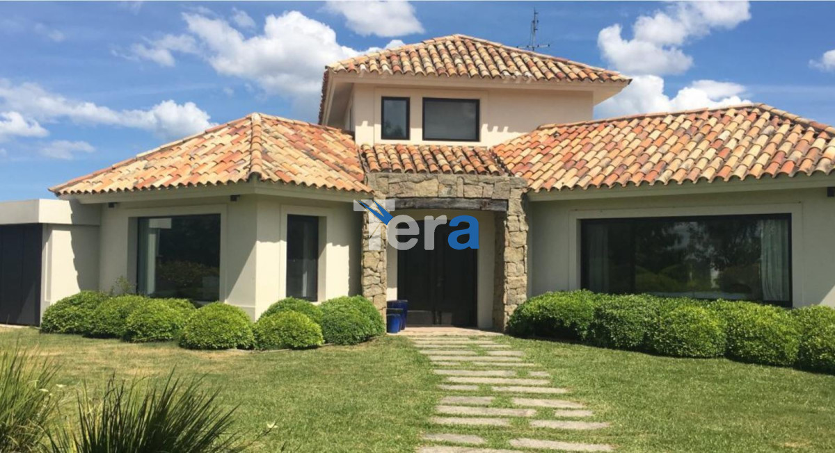 Casa ID.20852 - casa luminosa, frente mar 4 dormitorios venta