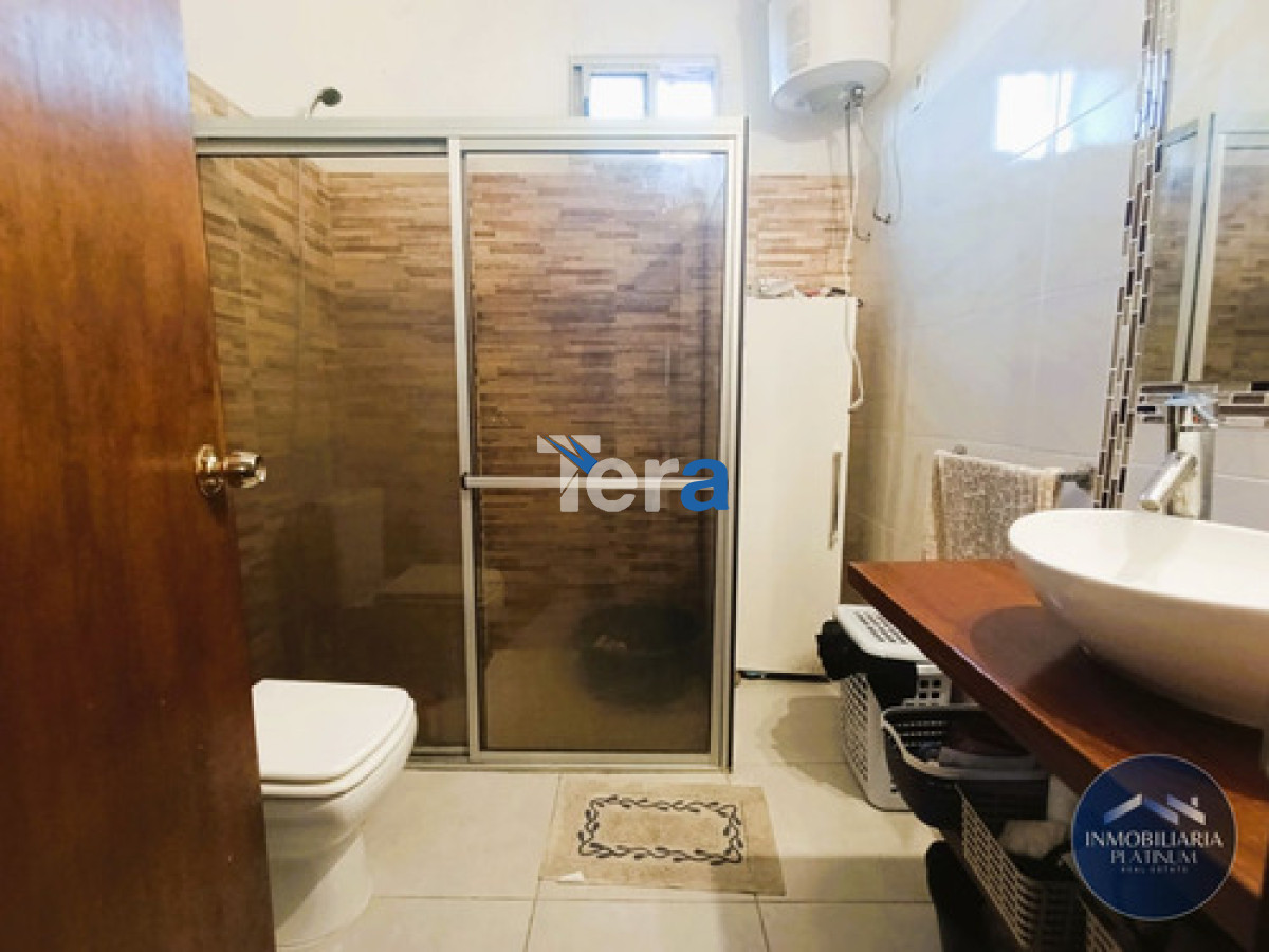 Casa ID.21444 - Dos Casas En Venta 5 Dormitorios Y 3 Baños C/ Cochera En Solymar