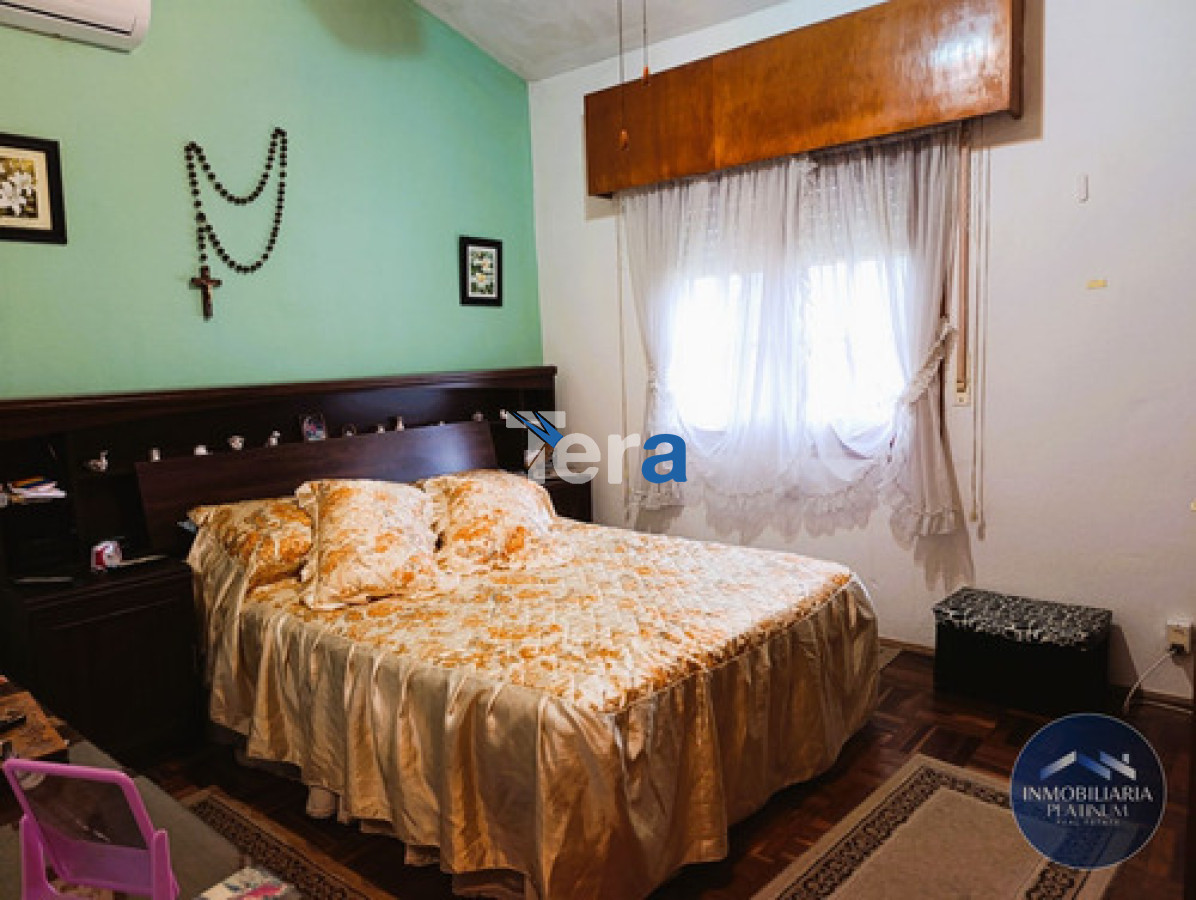 Casa ID.21444 - Dos Casas En Venta 5 Dormitorios Y 3 Baños C/ Cochera En Solymar