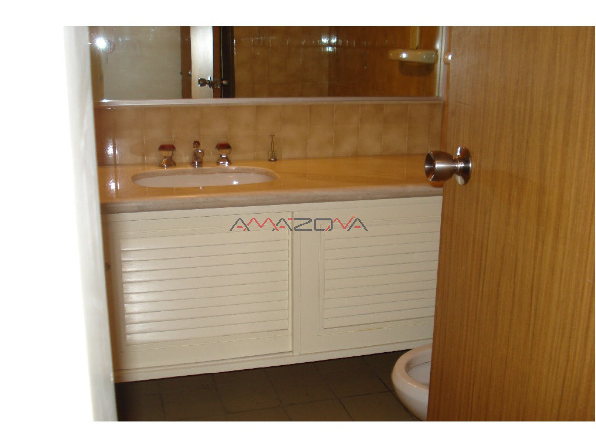 Apartamento ID.4951 - Apartamento en Mansa, primera línea 3 dormitorios y dependencia