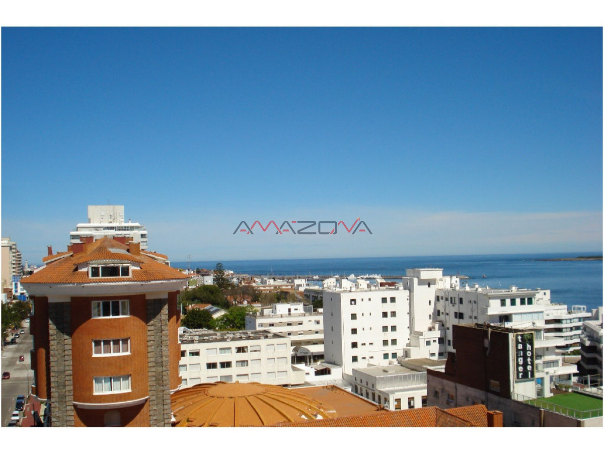 Apartamento ID.4951 - Apartamento en Mansa, primera línea 3 dormitorios y dependencia