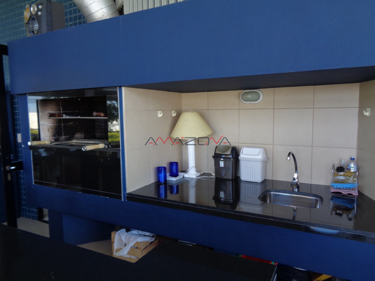 Apartamento ID.4949 - Punta del Este es para vivirlo... Espectacular apartamento con barbacoa en 8vo piso, frente al Puerto, Punta del Este
