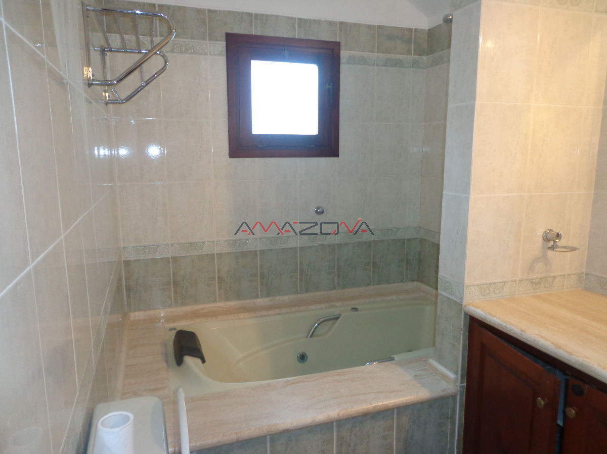 Casa ID.4961 - Casa en Bo. Cordoba, 3 dormitorios 