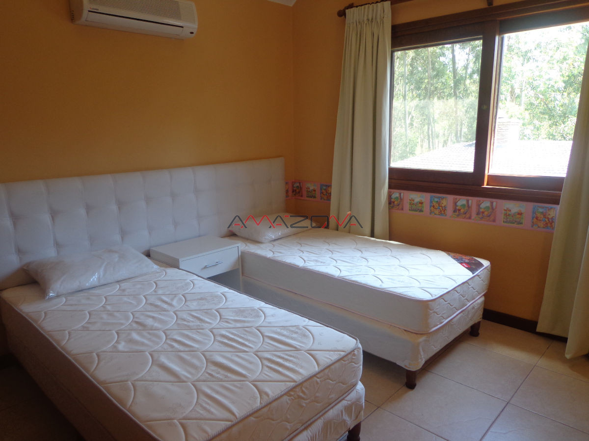 Casa ID.4961 - Casa en Bo. Cordoba, 3 dormitorios 