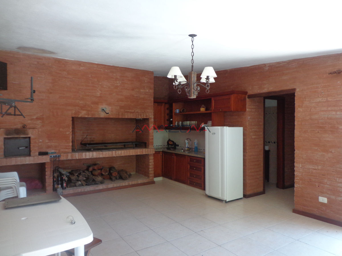 Casa ID.4961 - Casa en Bo. Cordoba, 3 dormitorios 