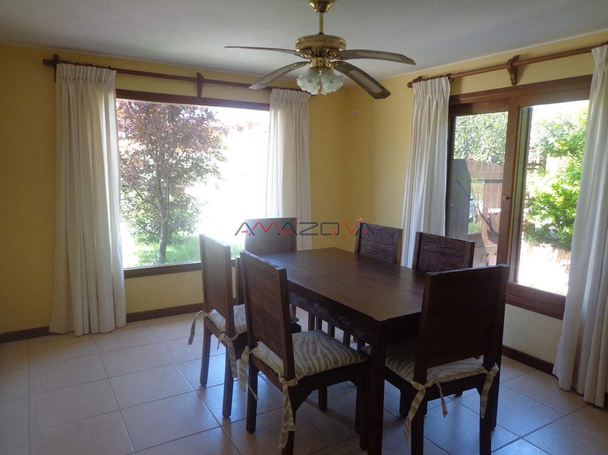 Casa ID.4961 - Casa en Bo. Cordoba, 3 dormitorios 