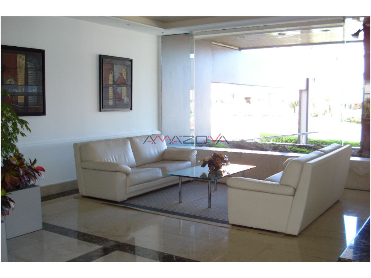 Apartamento ID.4951 - Apartamento en Mansa, primera línea 3 dormitorios y dependencia