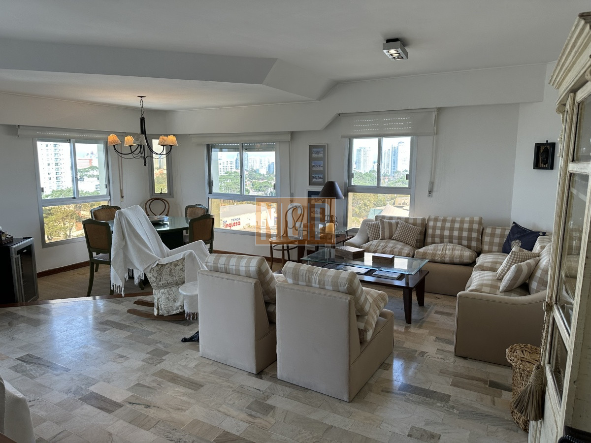  APARTAMENTO EN PUNTA DEL ESTE, FRENTE PUNTA SHOPPING, 3 DORMITORIOS - NGP31278A