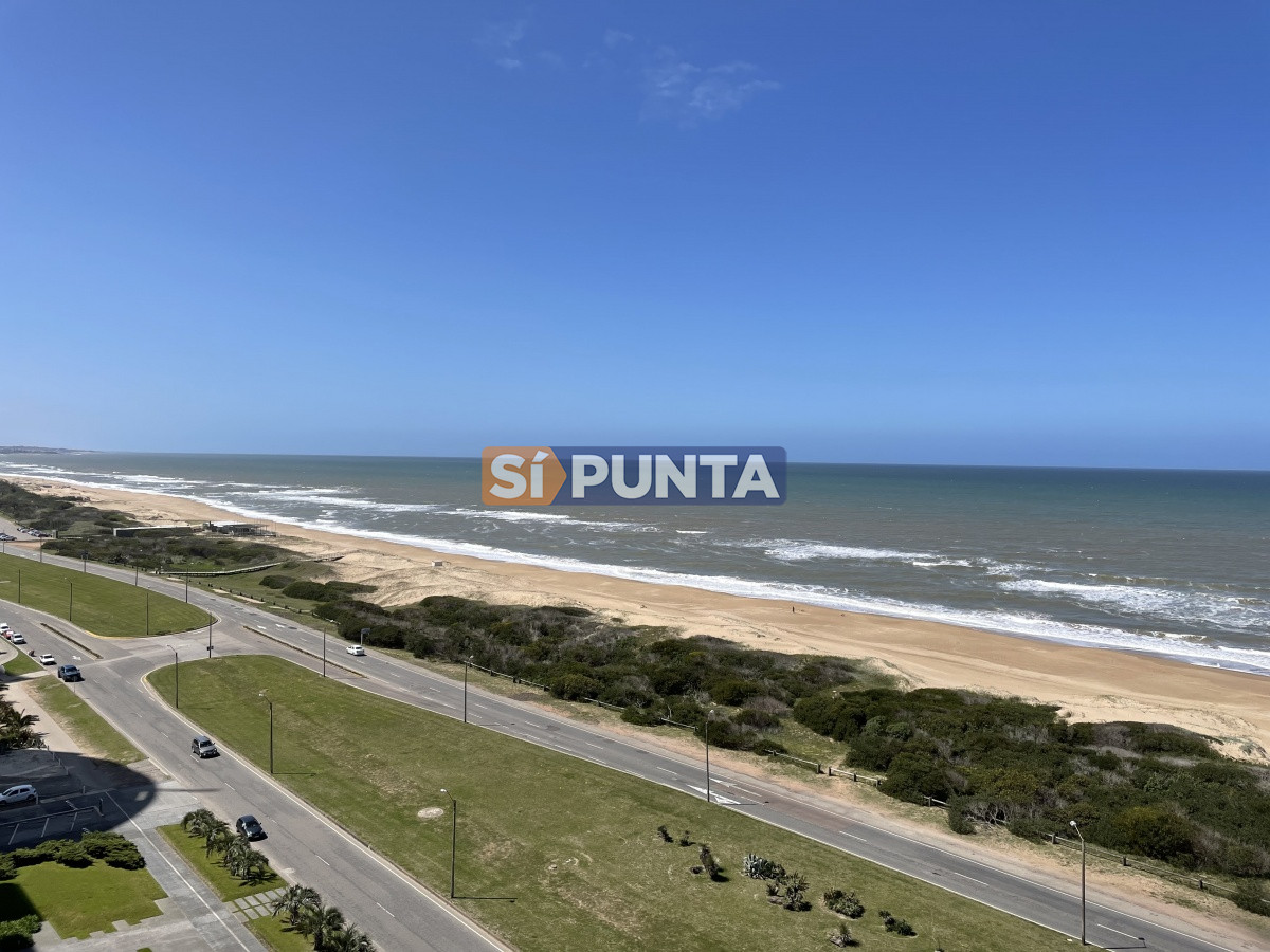 APARTAMENTO EN ALQUILER PUNTA DEL ESTE CON VISTA AL MAR 2 DORMITORIOS EXELENTE!!! - SPT6042A