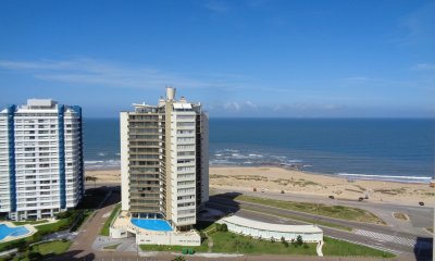 HERMOSO PENT-HOUSE A 200 METROS DE PLAYA BRAVA 3 DORMITORIOS 3 BAÑOS