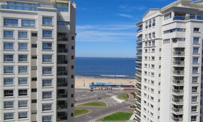 Apartamento en Brava, 2 dormitorios *