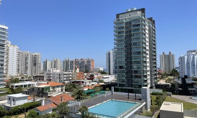 Apartamento en Aidy Grill, 3 dormitorios , venta, torre de categoría.