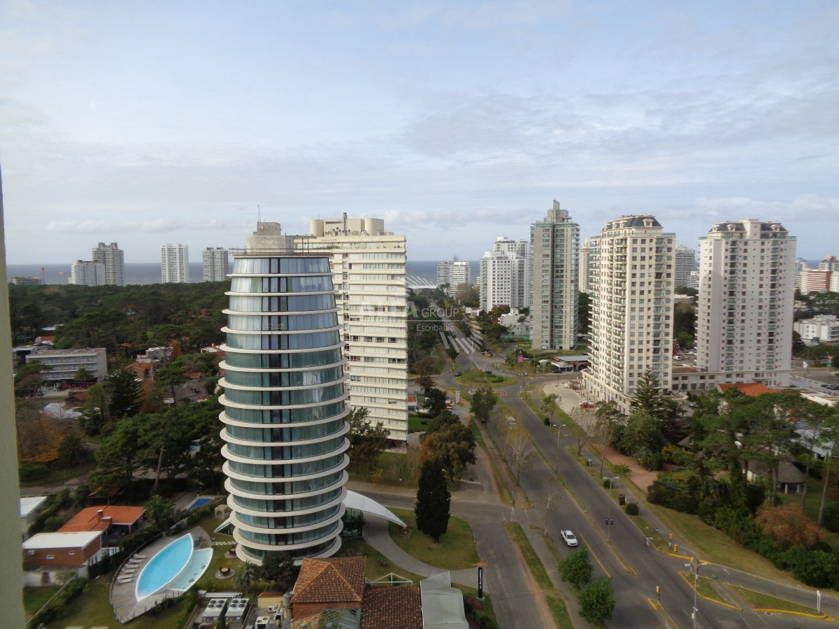 Apartamento ID.3611 - VENTA APARTAMENTO EN ROOSEVELT CON ESTUFA A LEÑA Y PARRILLERO PROPIO 3 DORMITORIOS