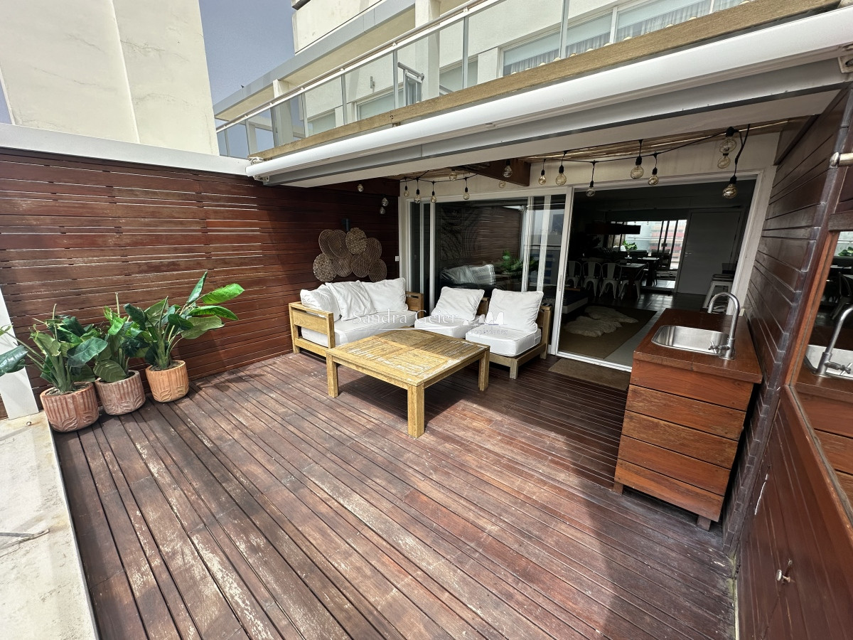 Apartamento ID.1136 - ALQUILER FIN DE AÑO HASTA EL 03 ENERO 3 DORMITORIOS PARRILLERO PROPIO