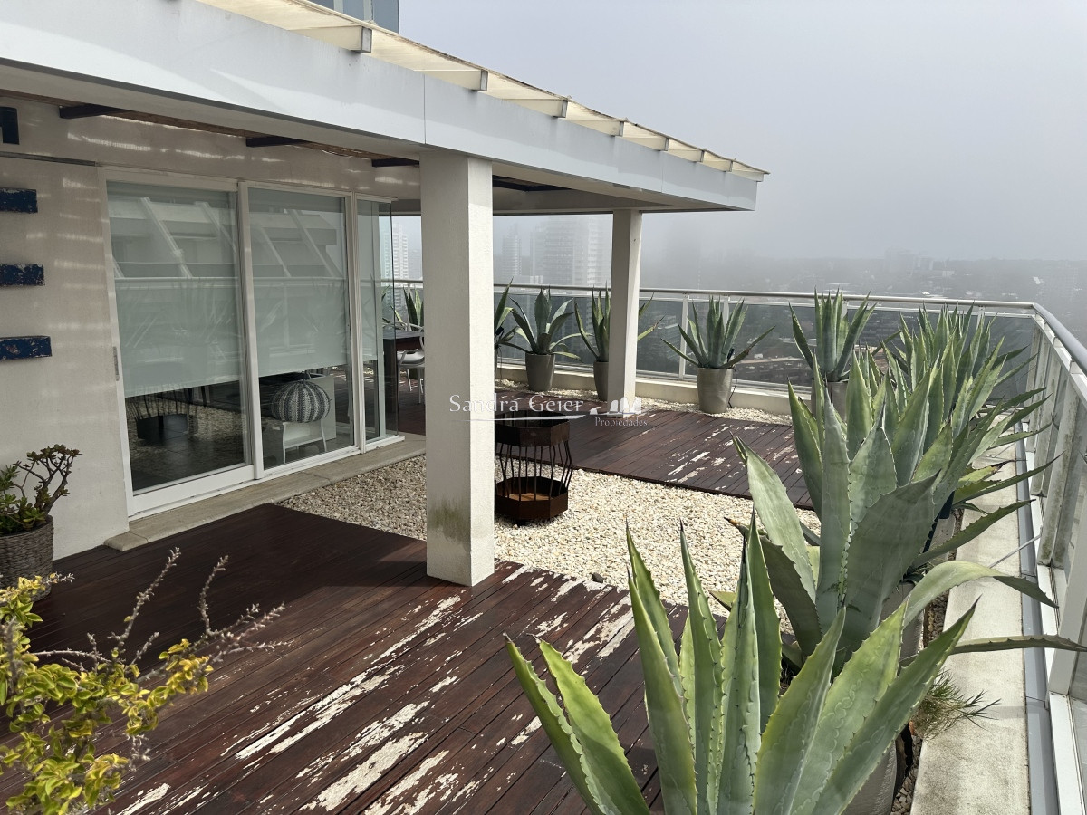 Apartamento ID.1136 - ALQUILER FIN DE AÑO HASTA EL 03 ENERO 3 DORMITORIOS PARRILLERO PROPIO