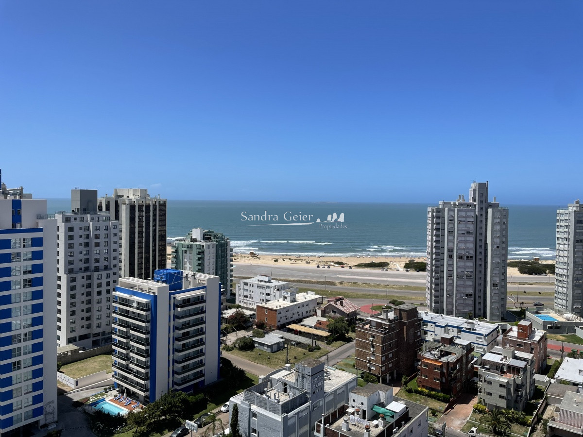 Apartamento ID.1136 - ALQUILER FIN DE AÑO HASTA EL 03 ENERO 3 DORMITORIOS PARRILLERO PROPIO