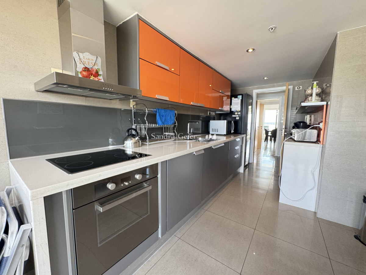 Apartamento ID.1734 - VENTA: A PASOS DE ENJOY TORRE DE CATEGORIA 2 DORMITORIOS MANSA