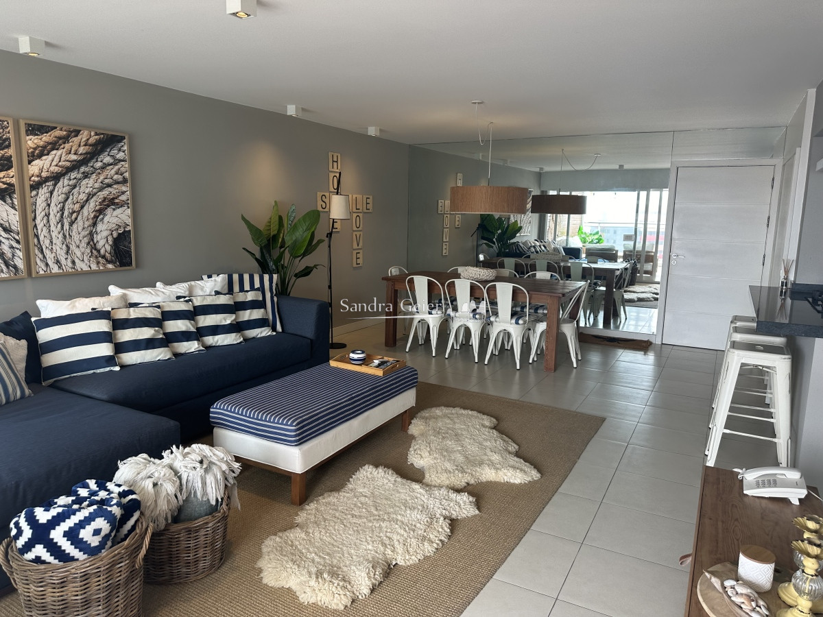 Apartamento ID.1136 - ALQUILER FIN DE AÑO HASTA EL 03 ENERO 3 DORMITORIOS PARRILLERO PROPIO