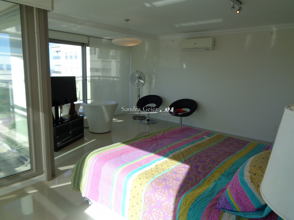 Apartamento ID.1364 - PENT HOUSE EN TORRE IMPERIAL DE PUNTA DEL ESTE VENTA 