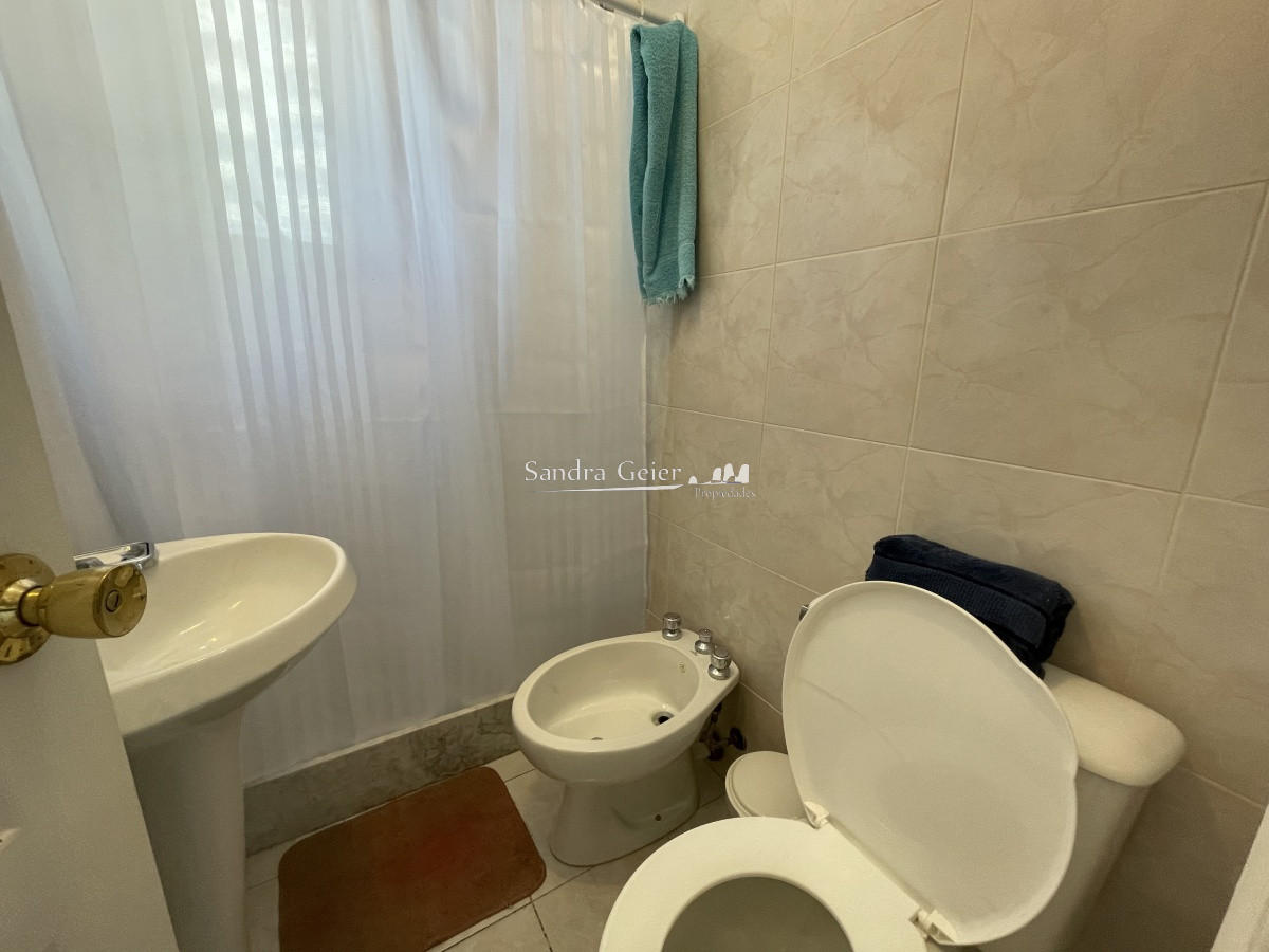Apartamento ID.1641 - Apartamento en Venta,  Punta del Este, 2 dormitorios, múltiples servicios