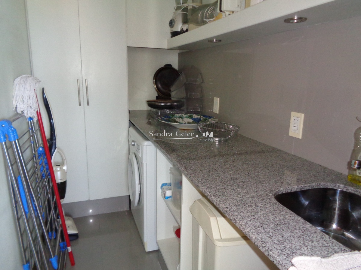 Apartamento ID.1426 - HERMOSO PENT-HOUSE A 200 METROS DE PLAYA BRAVA 3 DORMITORIOS 3 BAÑOS 