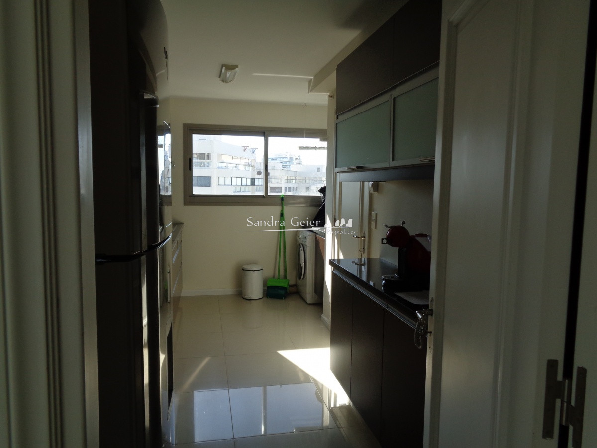 Apartamento ID.1364 - PENT HOUSE EN TORRE IMPERIAL DE PUNTA DEL ESTE VENTA 