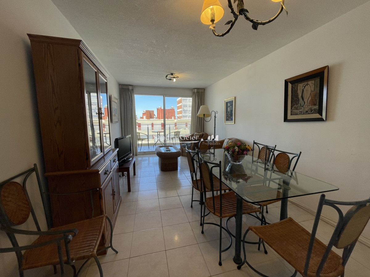 Apartamento ID.1641 - Apartamento en Venta,  Punta del Este, 2 dormitorios, múltiples servicios