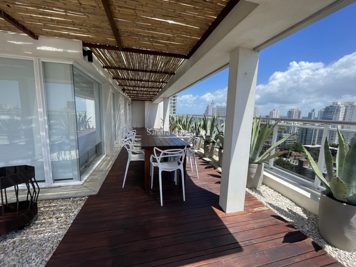 Apartamento ID.1136 - ALQUILER FIN DE AÑO HASTA EL 03 ENERO 3 DORMITORIOS PARRILLERO PROPIO