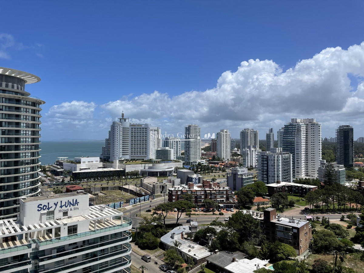 Apartamento ID.1136 - ALQUILER FIN DE AÑO HASTA EL 03 ENERO 3 DORMITORIOS PARRILLERO PROPIO