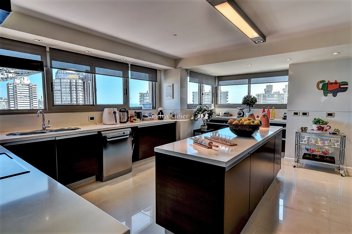 Apartamento ID.1154 - VENTA APARTAMENTO PREMIUN, PUNTA DEL ESTE 4 DORMITORIOS