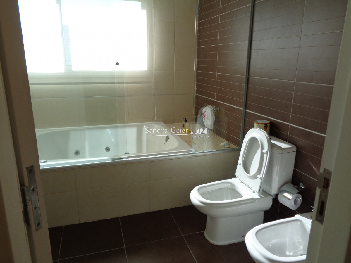 Apartamento ID.1364 - PENT HOUSE EN TORRE IMPERIAL DE PUNTA DEL ESTE VENTA 