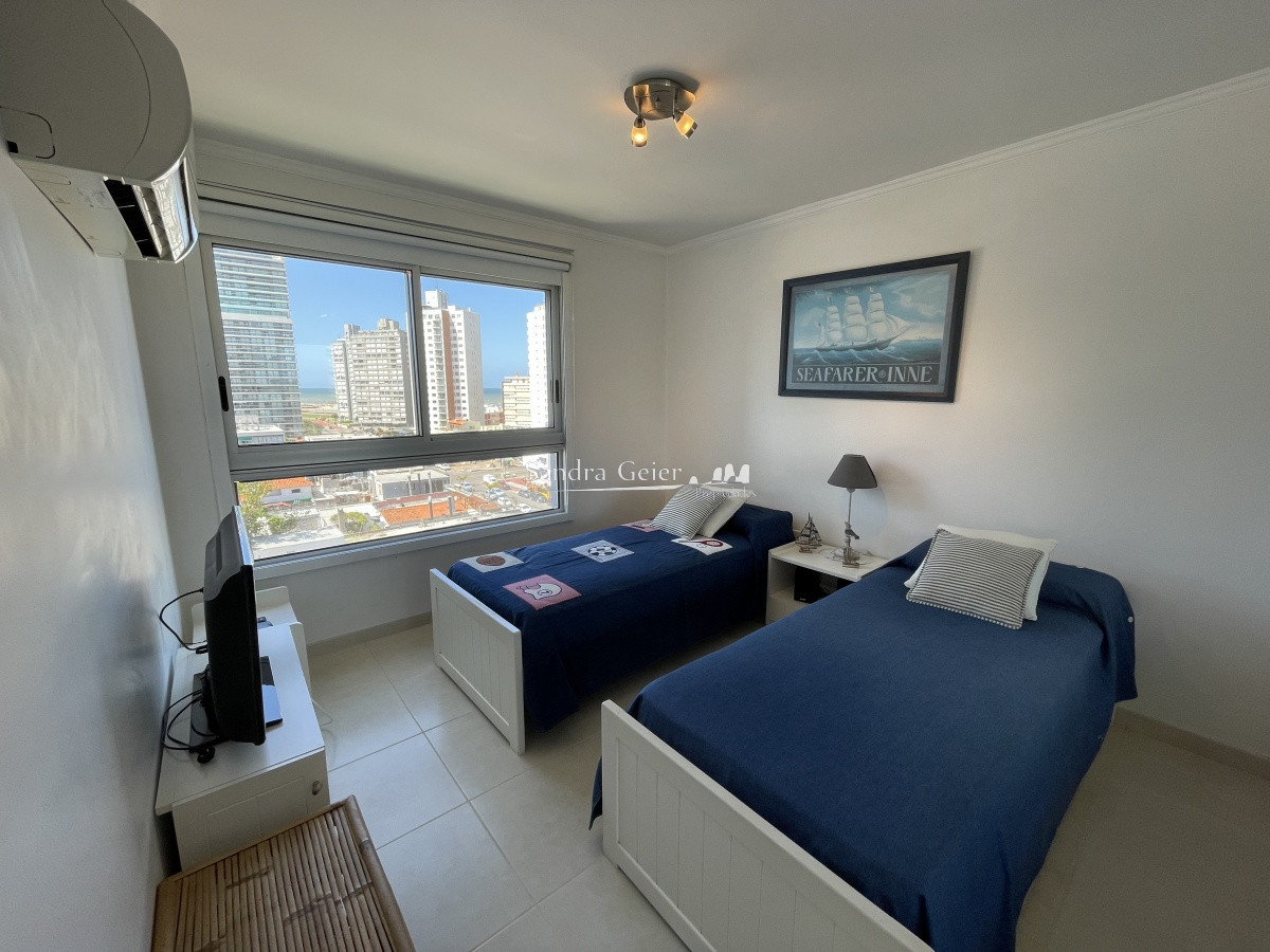 Apartamento ID.2335 - ART BOULEVARD 3 DORMITORIOS Y DEP. VENTA Y ALQUILER PUNTA DEL ESTE