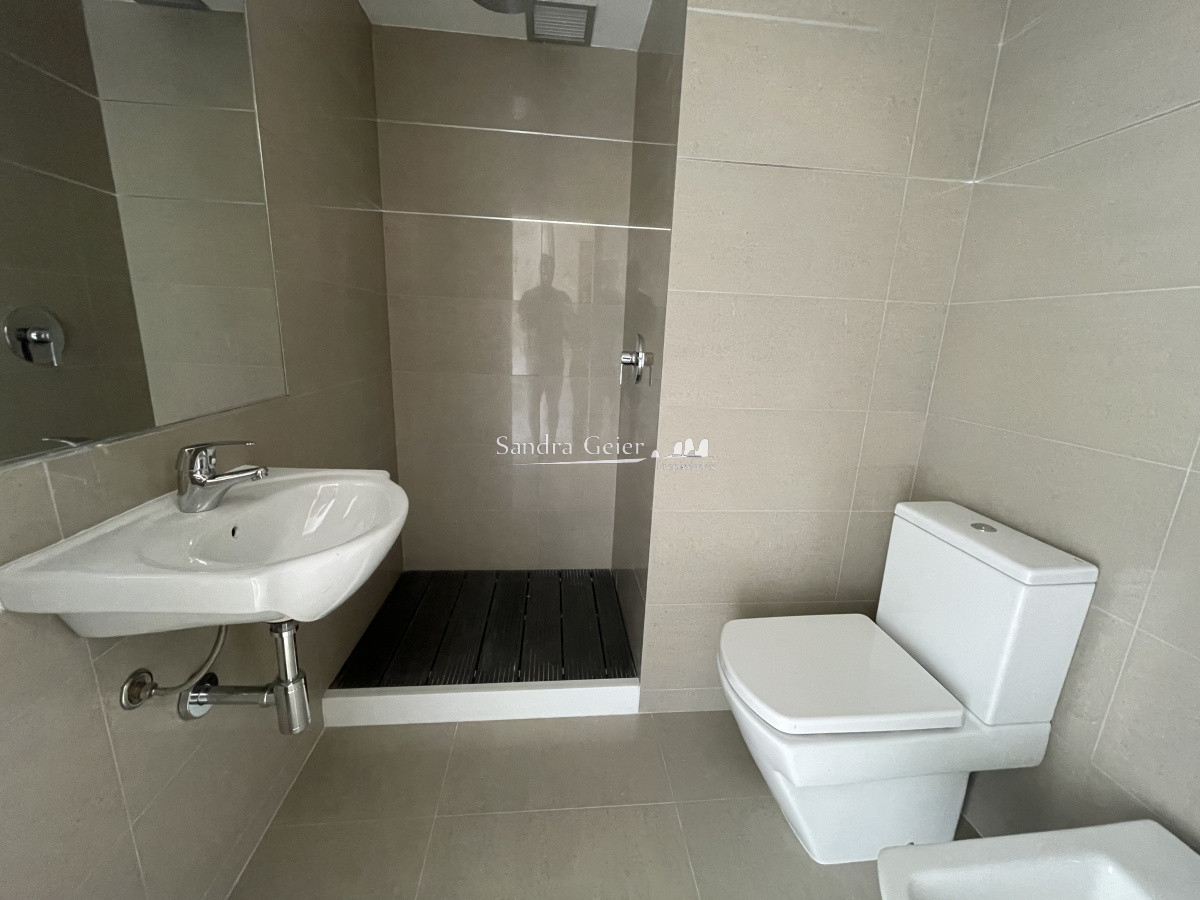 Apartamento ID.1732 - EN VENTA 3 DORMITORIOS 3 BAÑOS EN SUITE MANSA !!!