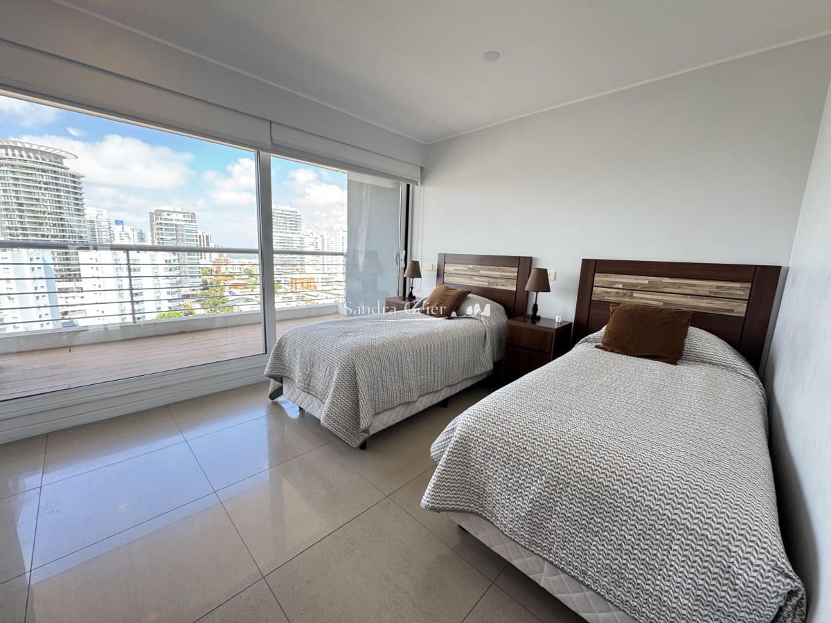 Apartamento ID.1734 - VENTA: A PASOS DE ENJOY TORRE DE CATEGORIA 2 DORMITORIOS MANSA