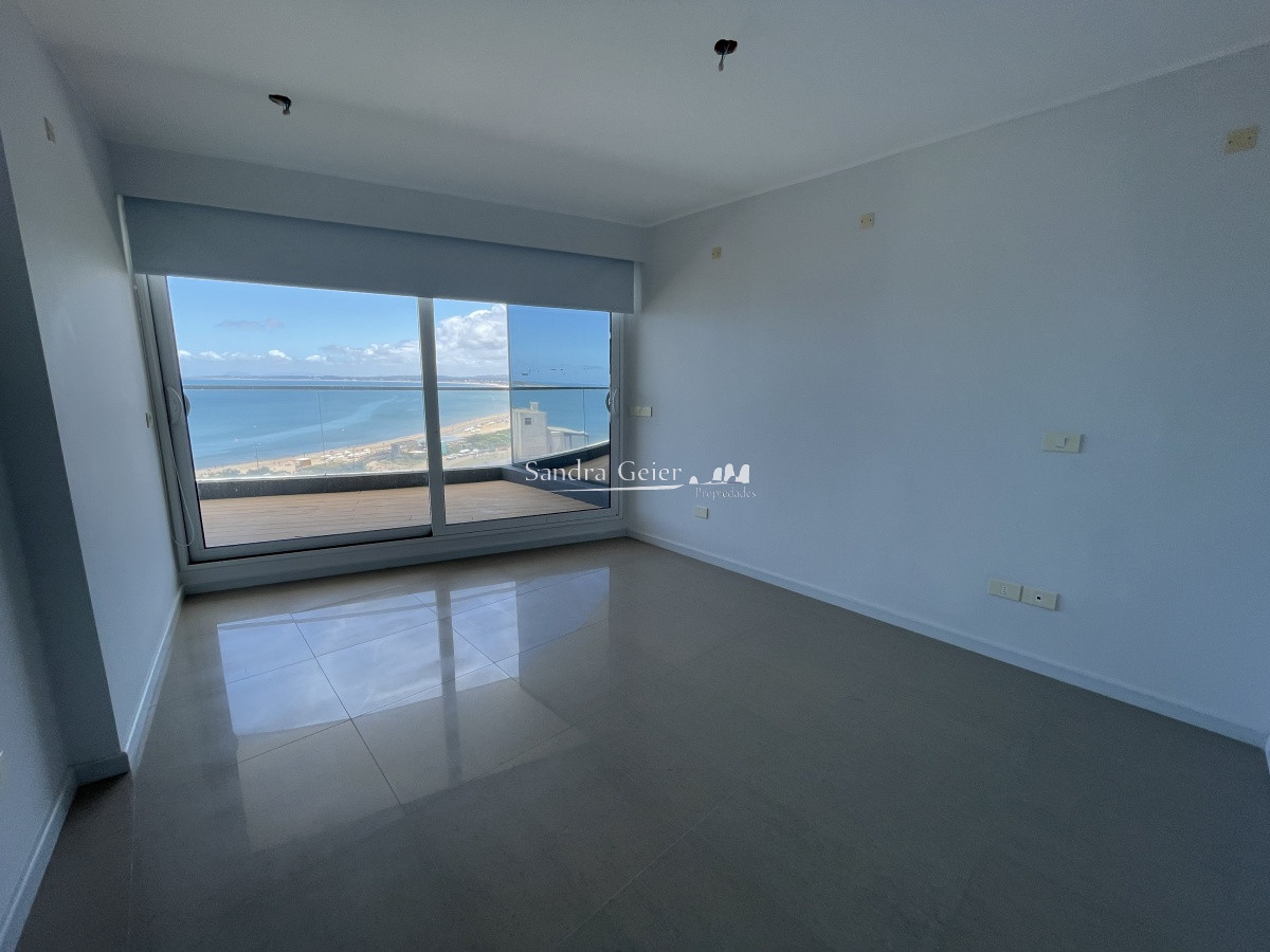 Apartamento ID.1732 - EN VENTA 3 DORMITORIOS 3 BAÑOS EN SUITE MANSA !!!